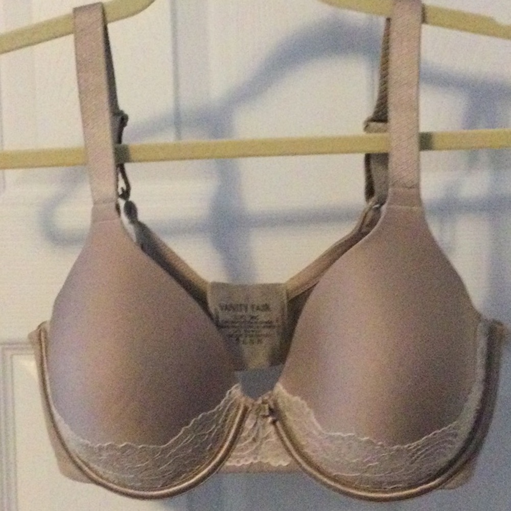 Vanity Fair Women's Lace Trim Bra - Tan